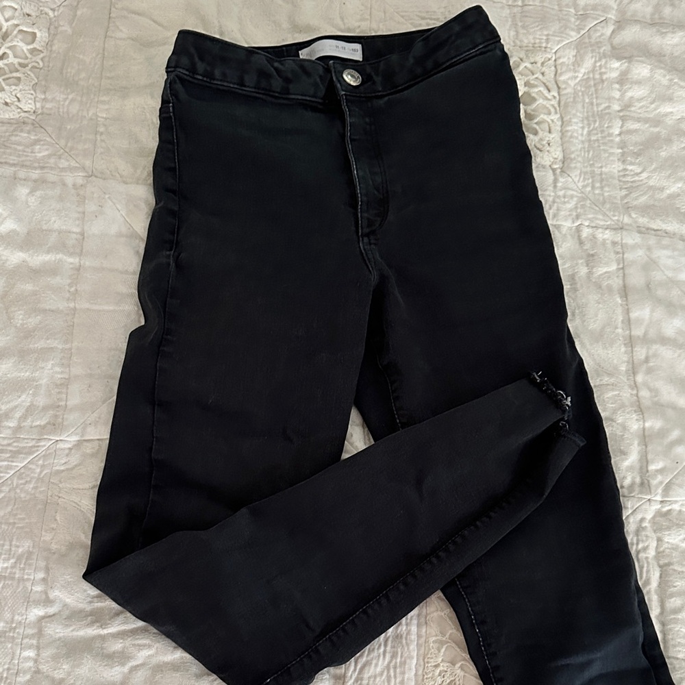 Zara Girl’s Classic Black Skinny Jeans